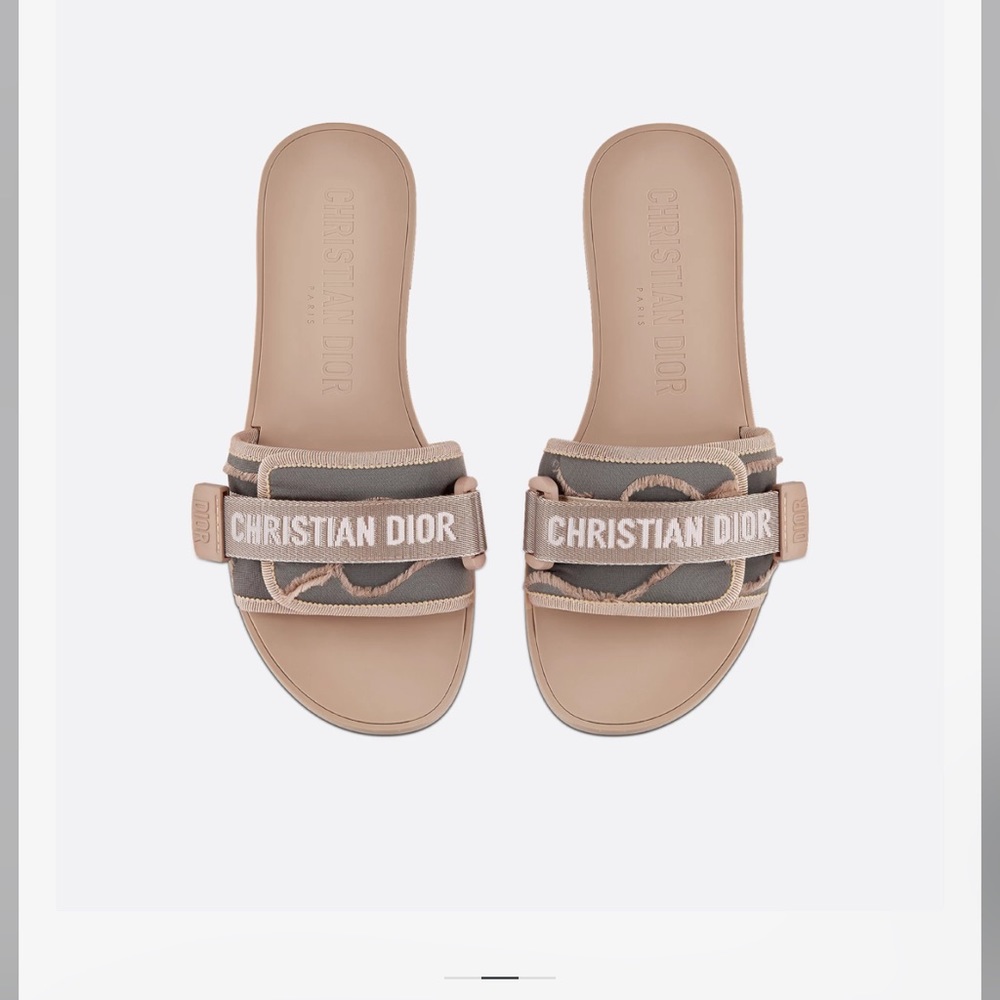 Dio(r)evolution Slide
Nude Camouflage Technical Fabric